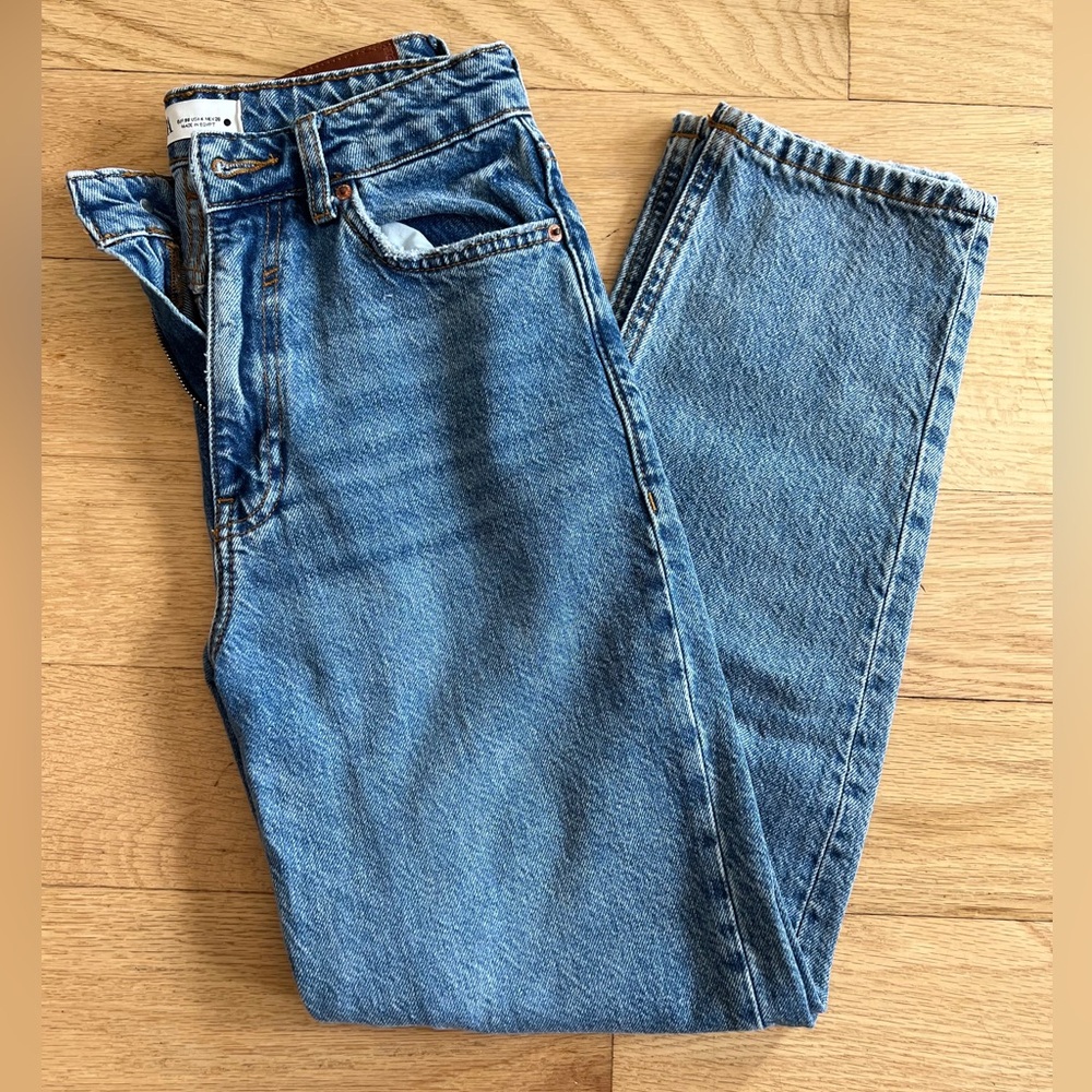 Zara Blue 90’s Mom Fit Jeans Classic Denim Style